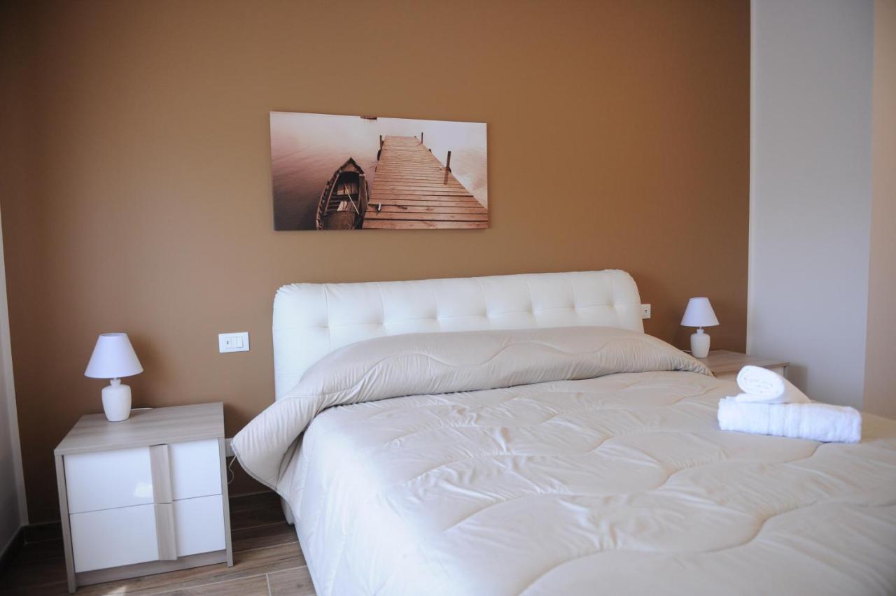 Guesthouse Fino'S Family โมโนโปลี ภายนอก รูปภาพ
