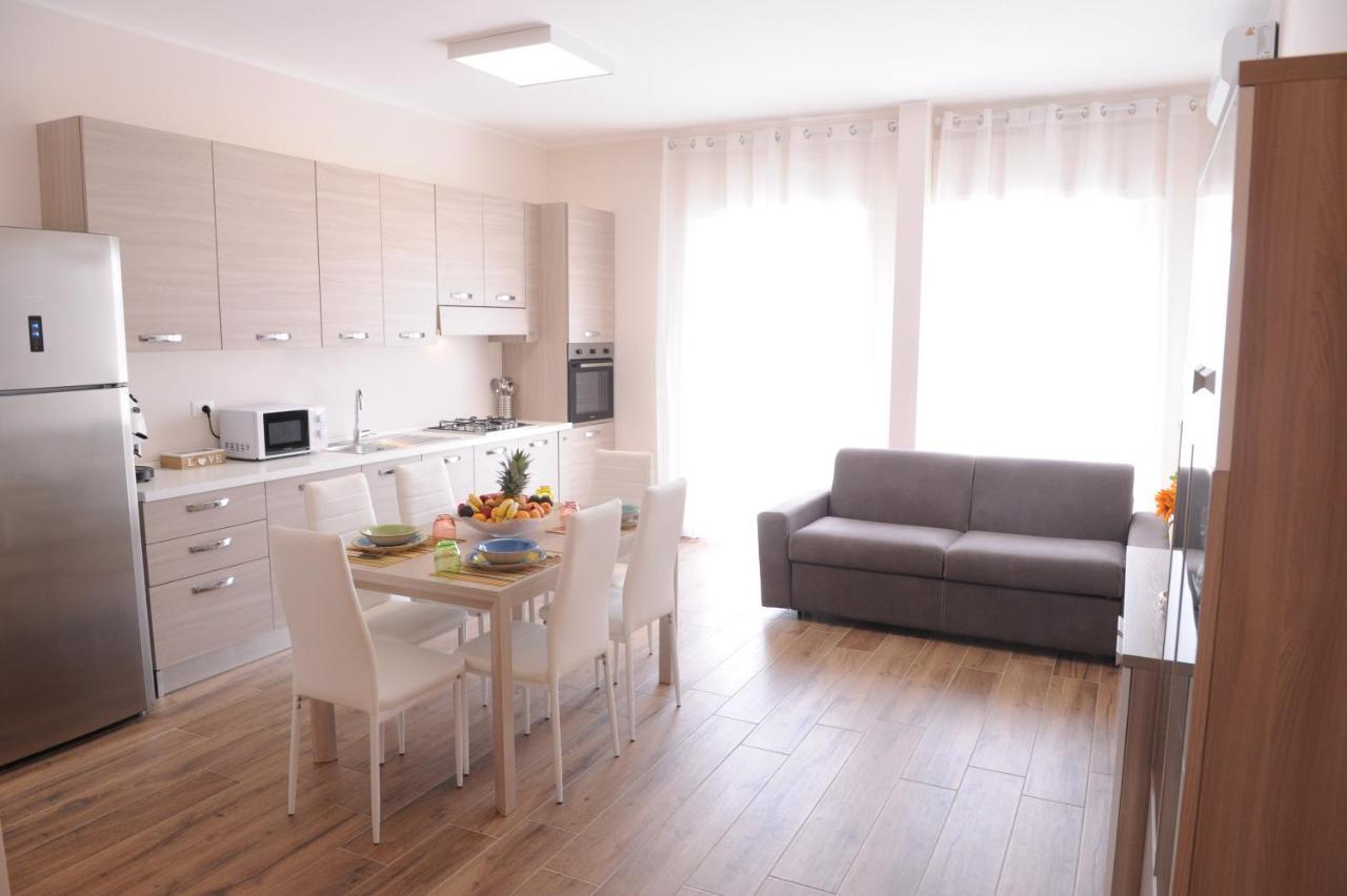 Guesthouse Fino'S Family โมโนโปลี ภายนอก รูปภาพ